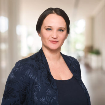 Yeliz Oezgueven Business